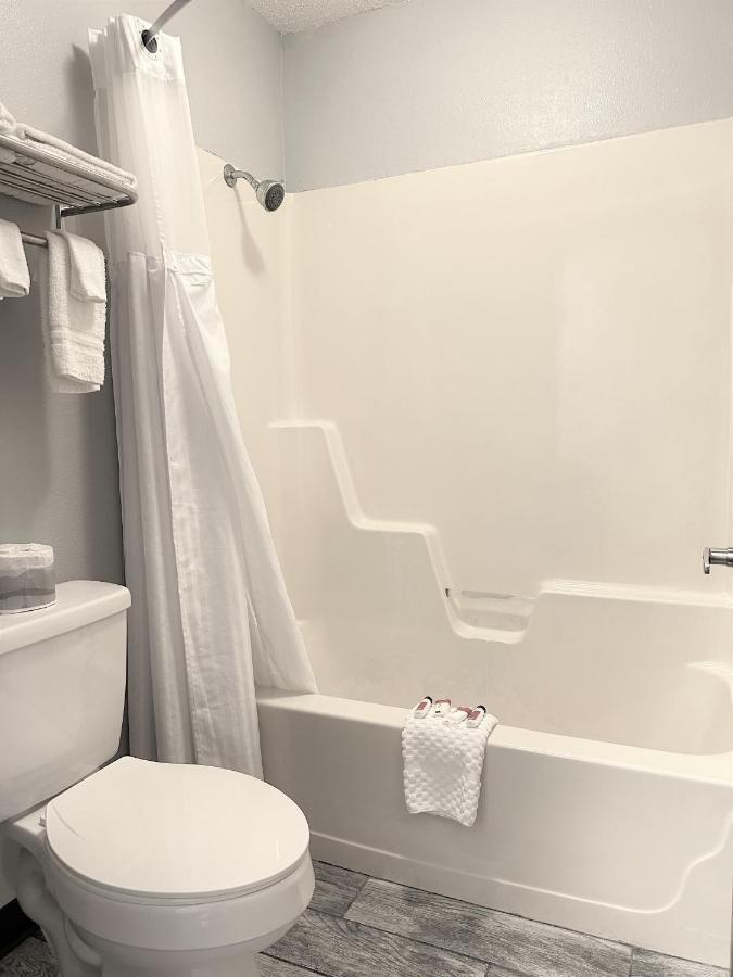 Lakes Inn Warsaw Extérieur photo
