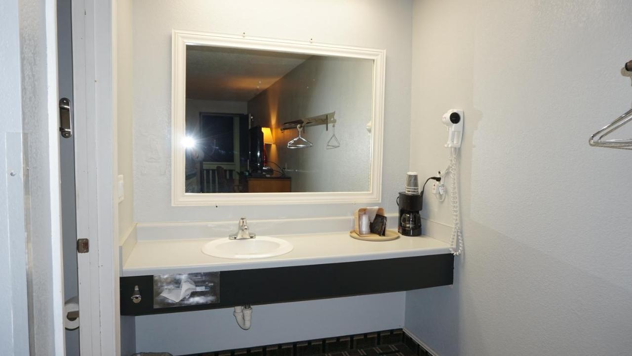 Lakes Inn Warsaw Extérieur photo